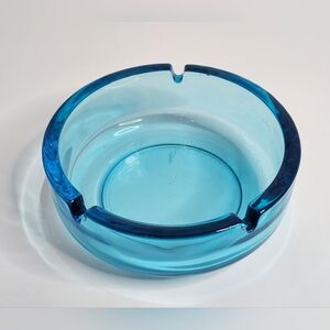 MCM Vtg Capri Blue Art Glass Ashtray Heavy Round Turquoise 3 Notches Decorative 